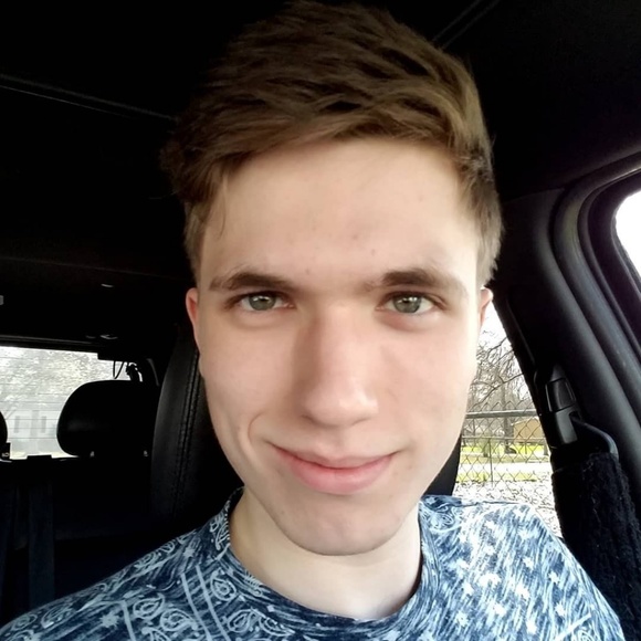 Meet your Posher, Joshua - Picture 4 of 4